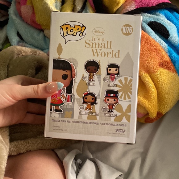 It’s a small world funko pop - Picture 3 of 5